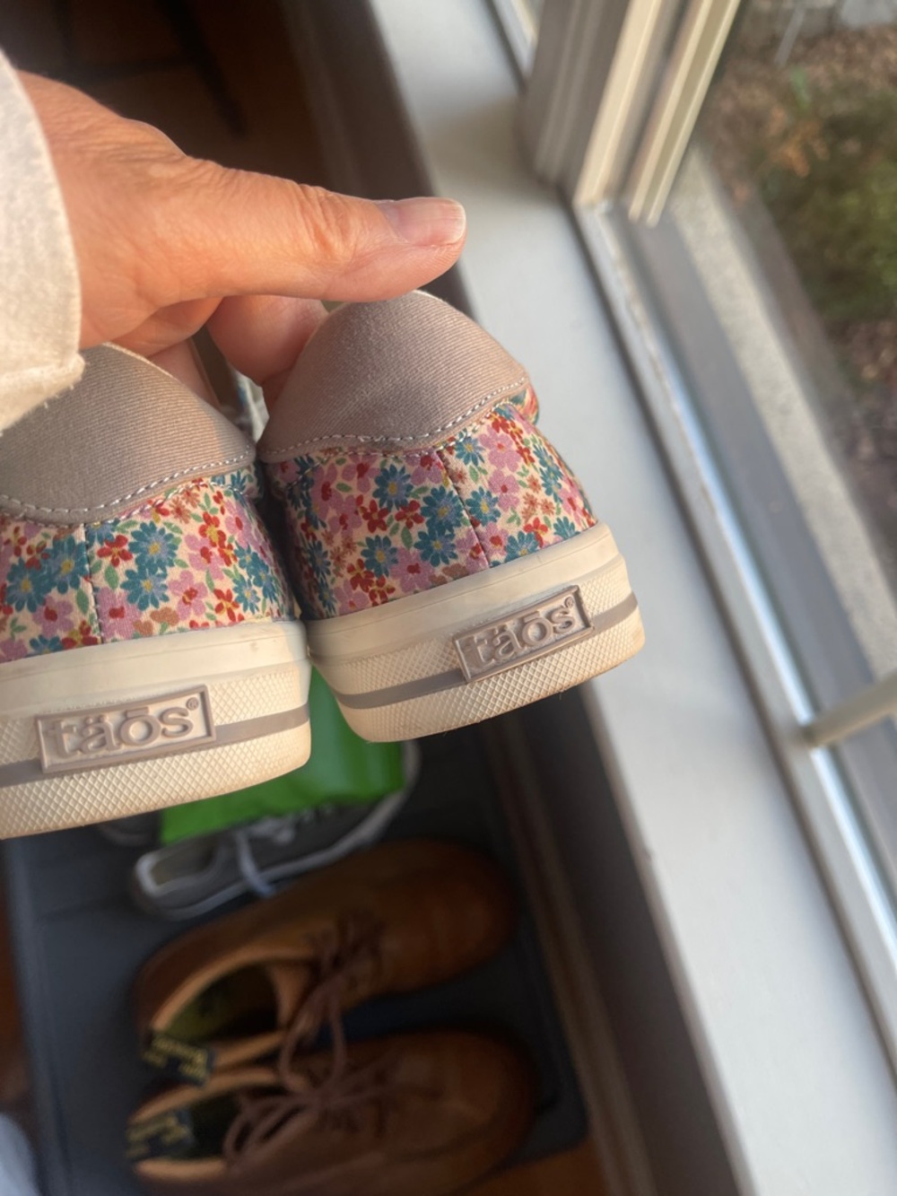 Taos floral sneaker size 8.5 - Picture 6 of 8